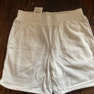 Hanna Andersson play shorts - white 120 sz 6-7